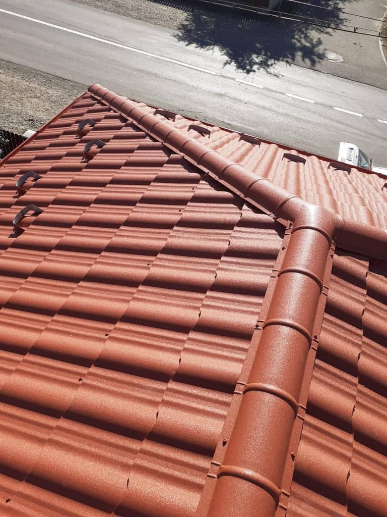 Detaliu de montaj țiglă ceramică